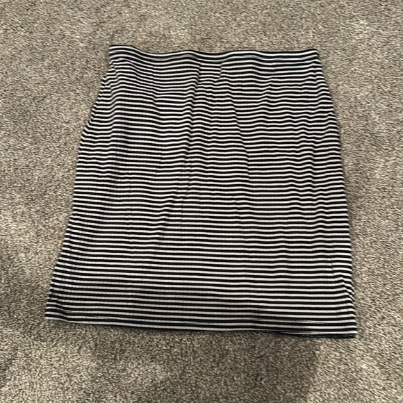 Blue & white lightweight mini skirt - Picture 2 of 2